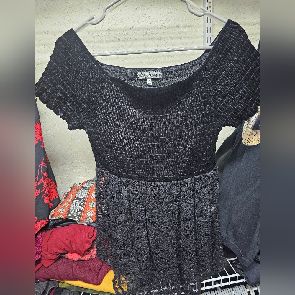 Almost Famous Black Textured Top